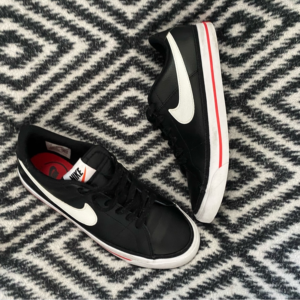 Nike Men's Black and White Sneakers